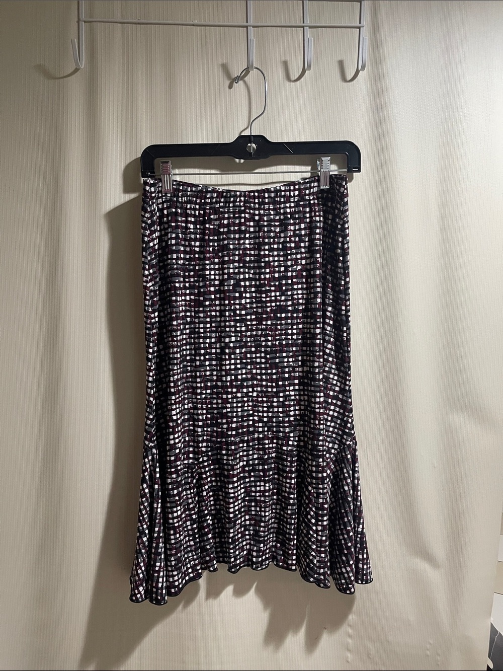 Chico’s Women's Black & White Patterned Flared Midi Skirt SZ 1 ( Medium)